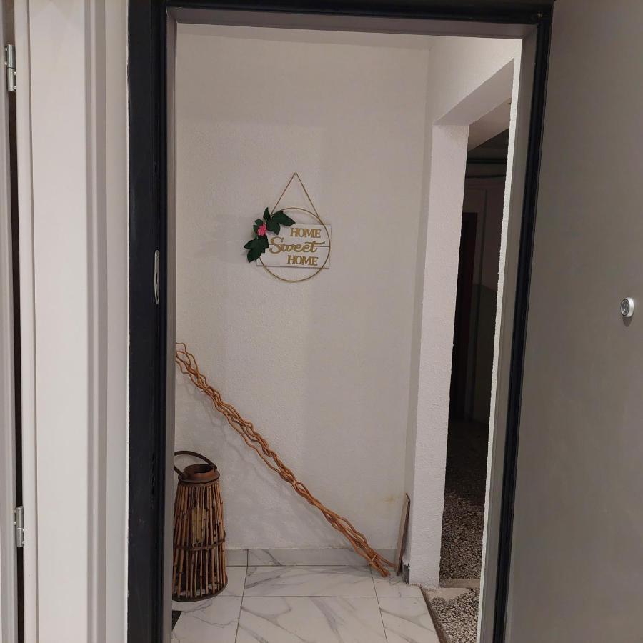 Budget Apartment To The Center 1 테살로니키 외부 사진